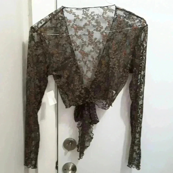 Capelet Florecitas Lace tie front top - Picture 2 of 5